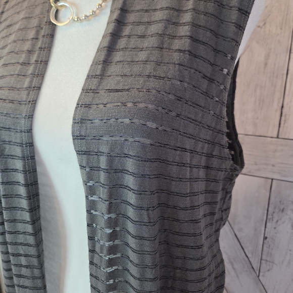 Agnes & Dora Gray Striped Vest - Picture 2 of 4
